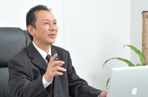 代表取締役社長　角新　一